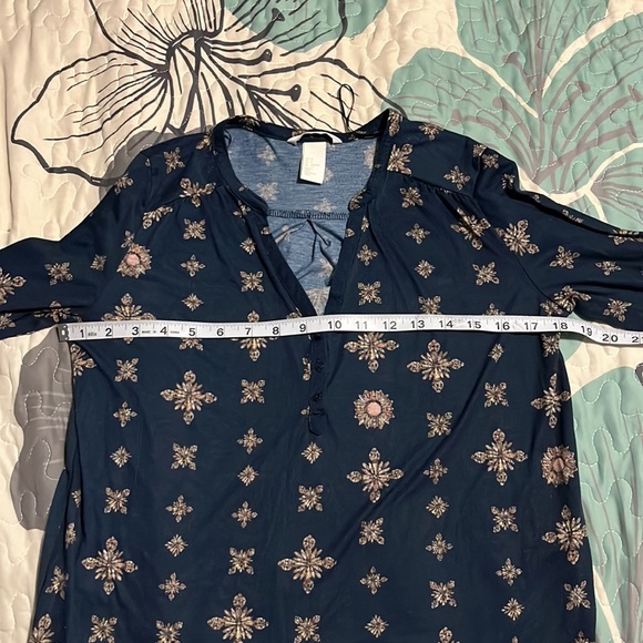 • H&M Navy Popover Top 3/4 Sleeves - Picture 12 of 16